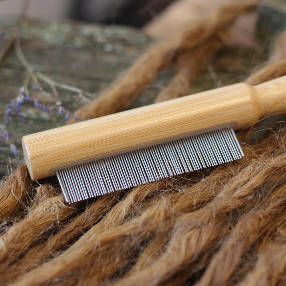 Buy Bamboo Comb for 11,- at RAW ROOTs